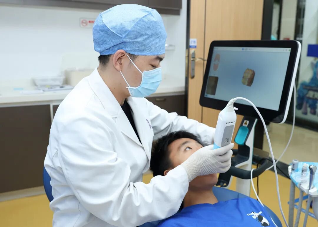 进行口扫 (1).JPG